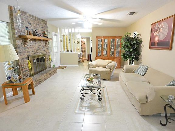 2nd image of 14308 Ravenwood Ln