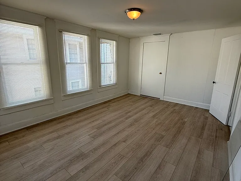 210 S Magnolia Ave — Photo 8