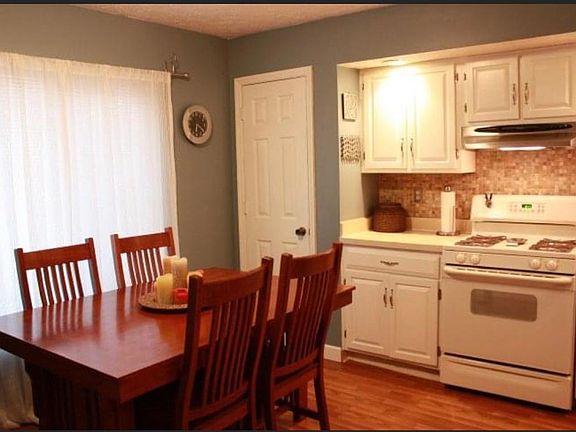 2nd image of 6297 Hyland Dr