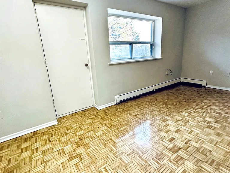 2340 Park Towers Ave — Photo 21