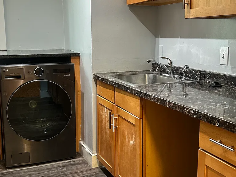 2838 Hartford St SE #201 — Photo 6