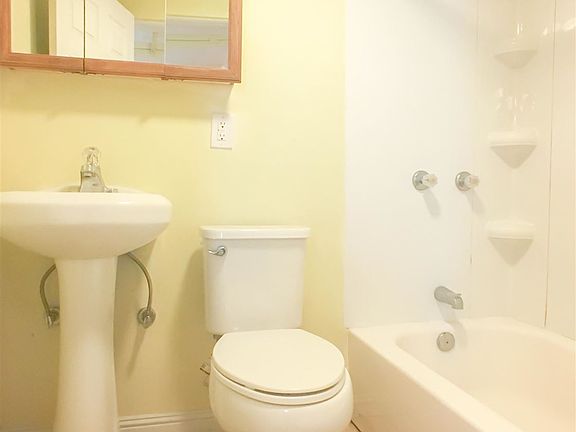 2nd image of 936 Easton Ave