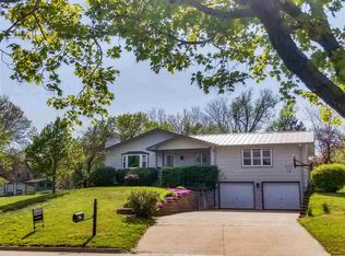 1911 Casement Rd, Manhattan, KS 66502