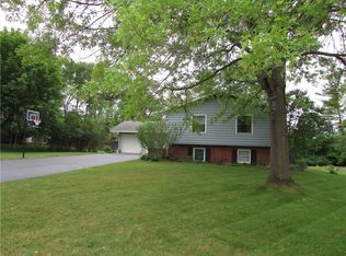 41 Winterset Dr, Rochester, NY 14625