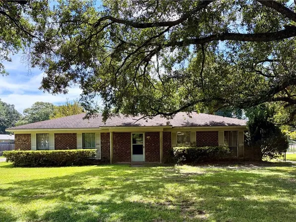 112 Orange Ave E, Satsuma, AL 36572