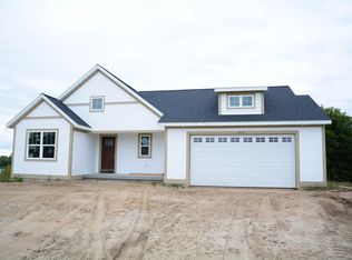 3379 Danielle Ct, Zeeland, MI 49464