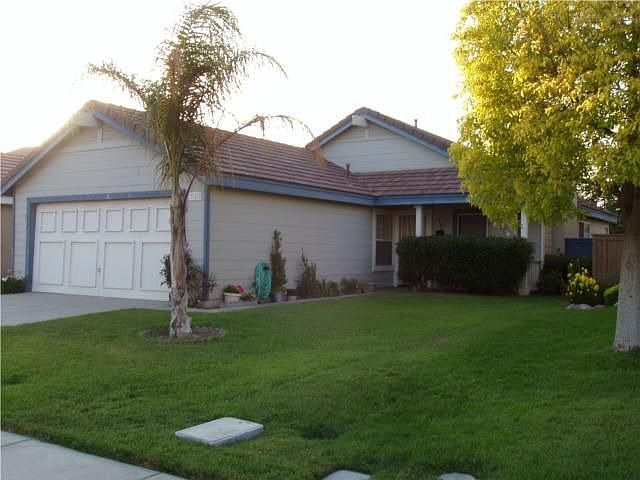 Front view of home