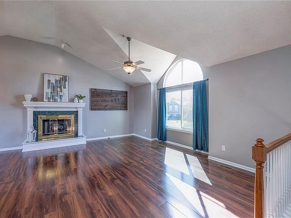 4th image of 31130 W 172nd Ter