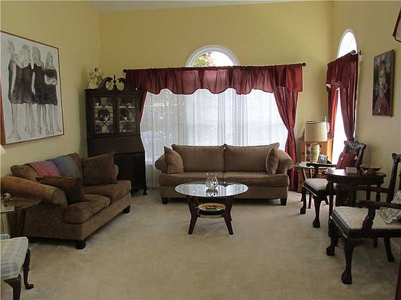 4th image of 1004 Pinnacle Way