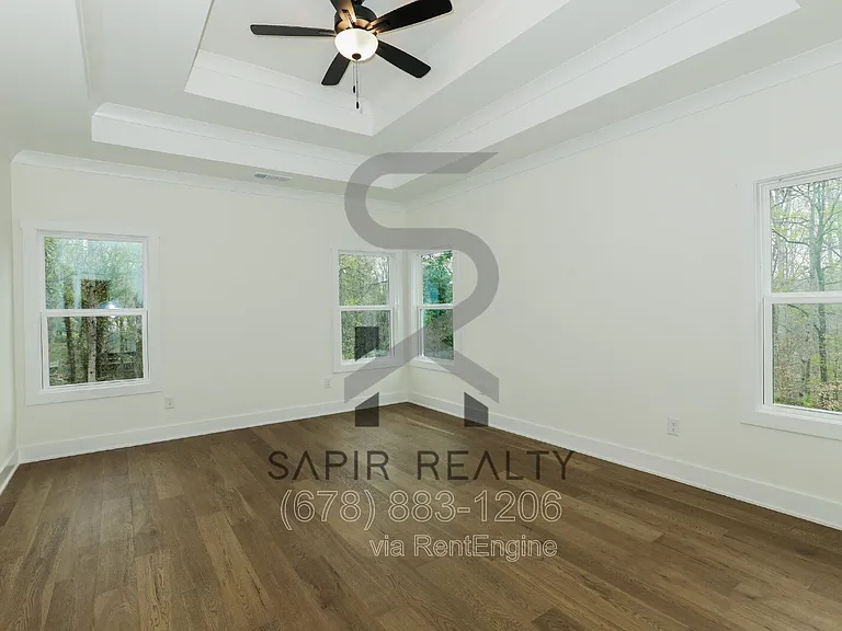 3374 Lee Dr — Photo 7