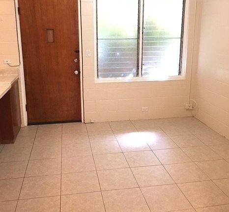 2nd image of 221 Kapuni St APT D