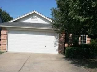 7404 Cross Ridge Cir, Fort Worth, TX 76120