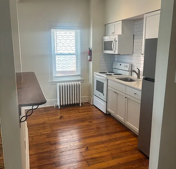 209 W 18th St #B — Photo 5