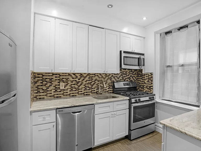 105 W 55th St #7D — Photo 7