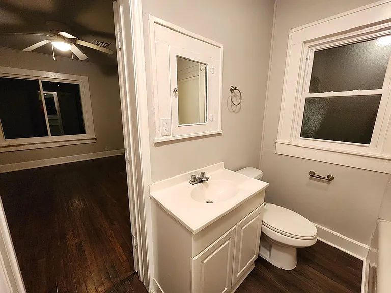 2114 N Elm St — Photo 19