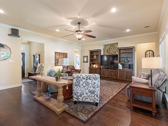 4th image of 5605 Glacier Lake Dr