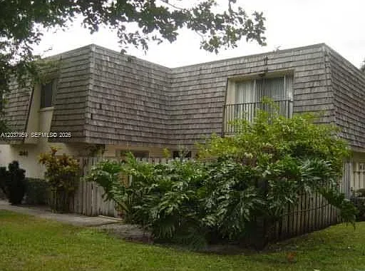 2060 SW 90th Ave #A-18 — Photo 2