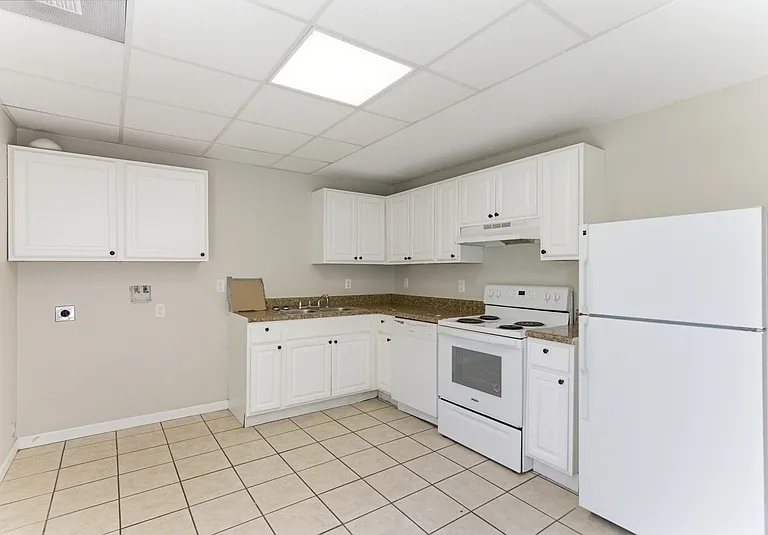 3300-3374 Valley View Dr NE #3334 — Photo 8
