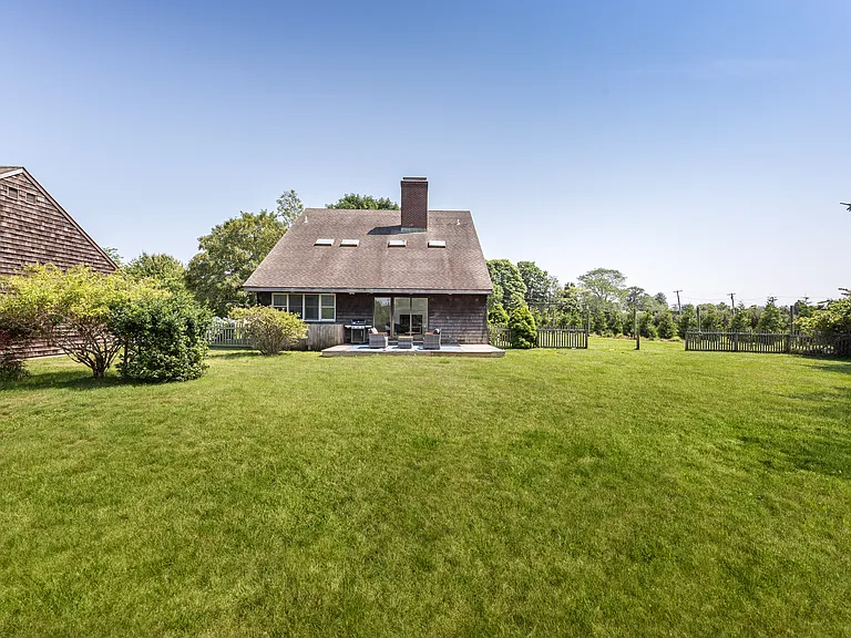 31 Wainscott Main St — Photo 14