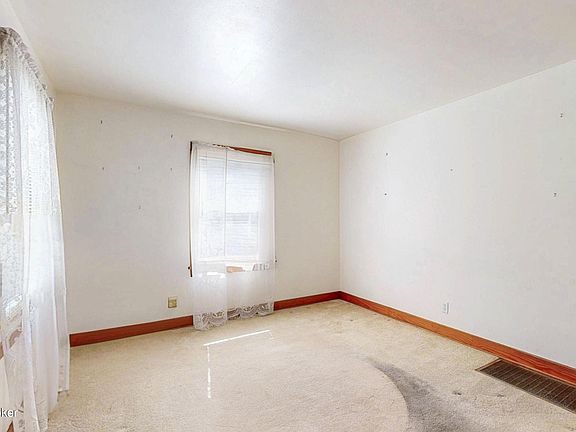 5th image of 1516 Wurtele Ave