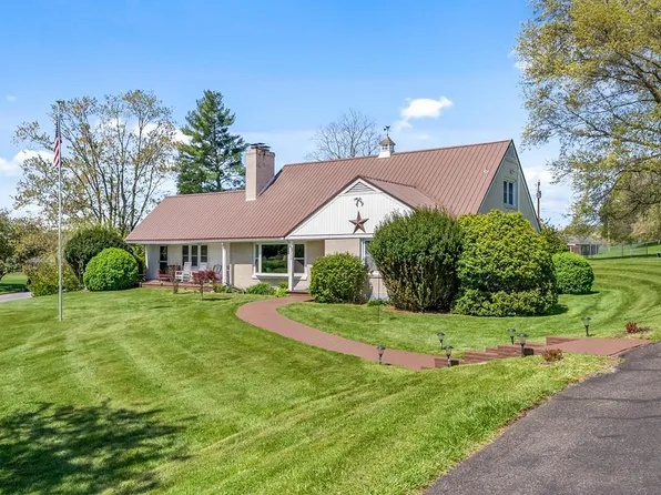 230 Holly St, Marion, VA 24354