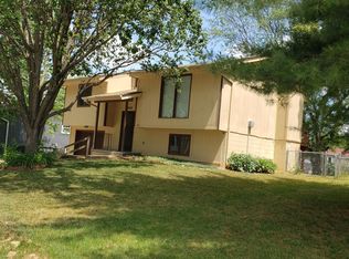 13819 Jennifer Rd, Omaha, NE 68138