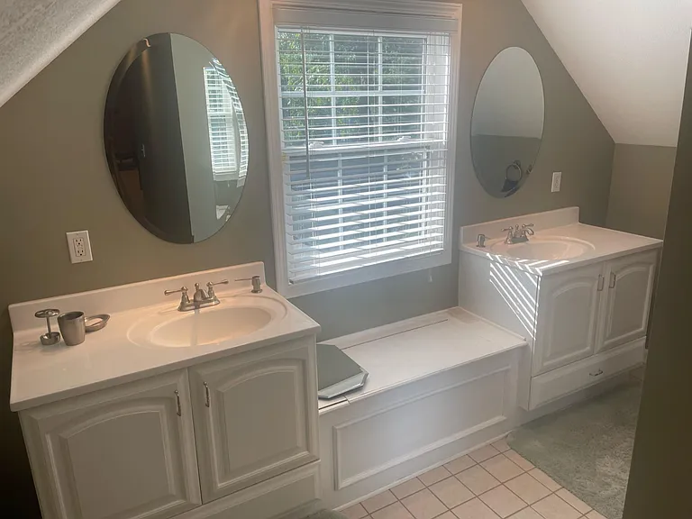 4221 Oxford Rd — Photo 8