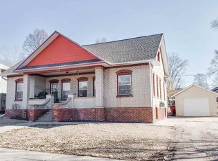 912 Walnut St, Yankton, SD 57078