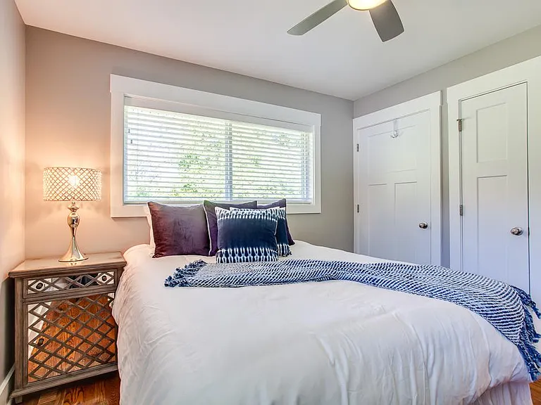 1518 Cliffside Ln — Photo 16