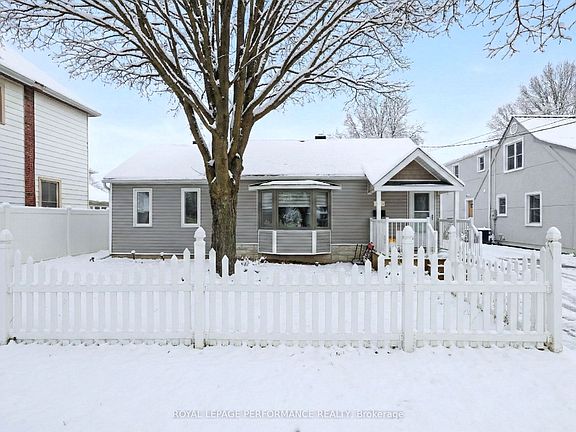 3rd image of 63 Wilson St E