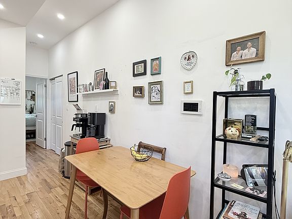 5th image of 208 Franklin St #3F