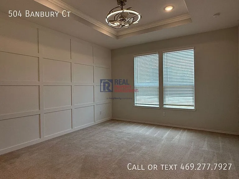 504 Banbury Ct — Photo 24