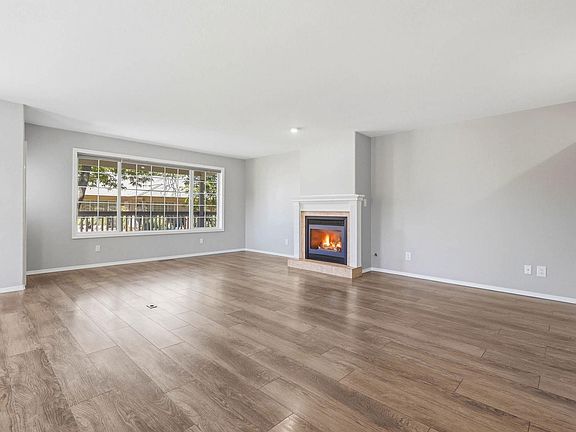 5th image of 102 Tamarron Ln