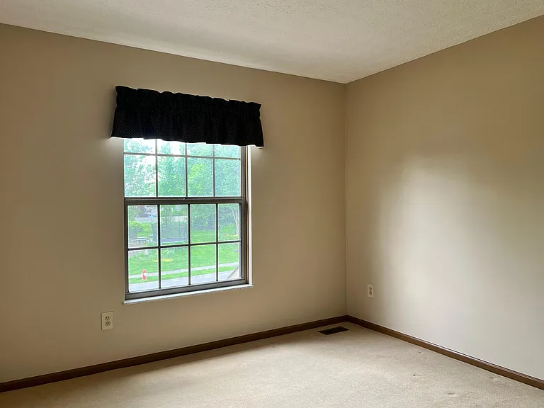 758 N Starr Dr — Photo 33