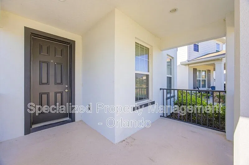 5 bed, 5.5 bath, 3636 sqft, $4,199 — Photo 4
