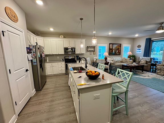 4th image of 176 Arazzo Way