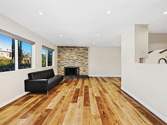 4th image of 22416 Baltar St