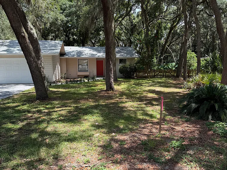 2113 Thrasher Ln — Photo 3