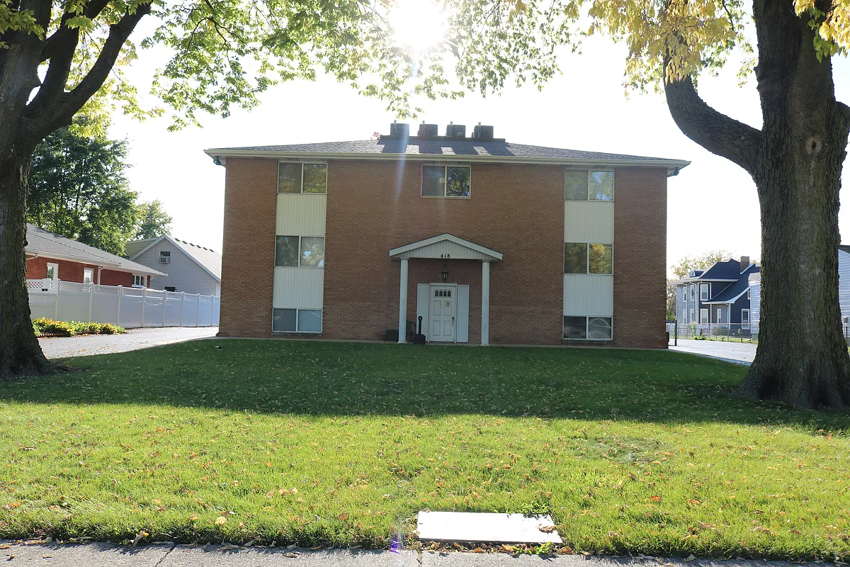 Building Photo - 418 W Jefferson St #8