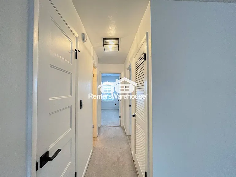 1843 Chantilly Ct #404 — Photo 15