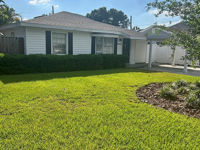 3609 E Royal Palm Cir — Photo 1