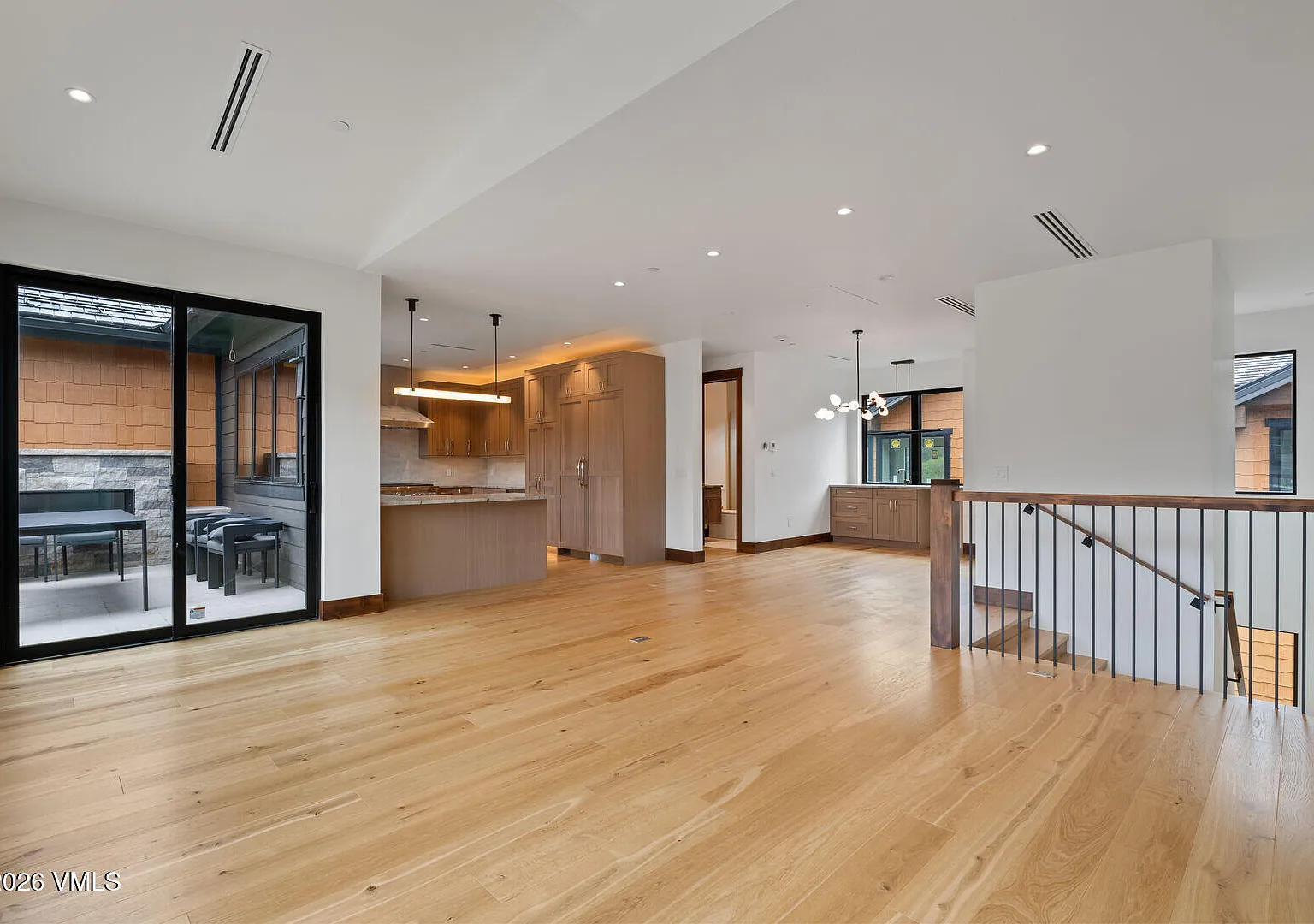 3 bed, 4.0 bath, 2848 sqft, $18,000 — Photo 4