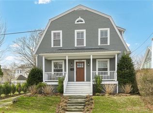 127 Eustis Ave, Newport, RI 02840