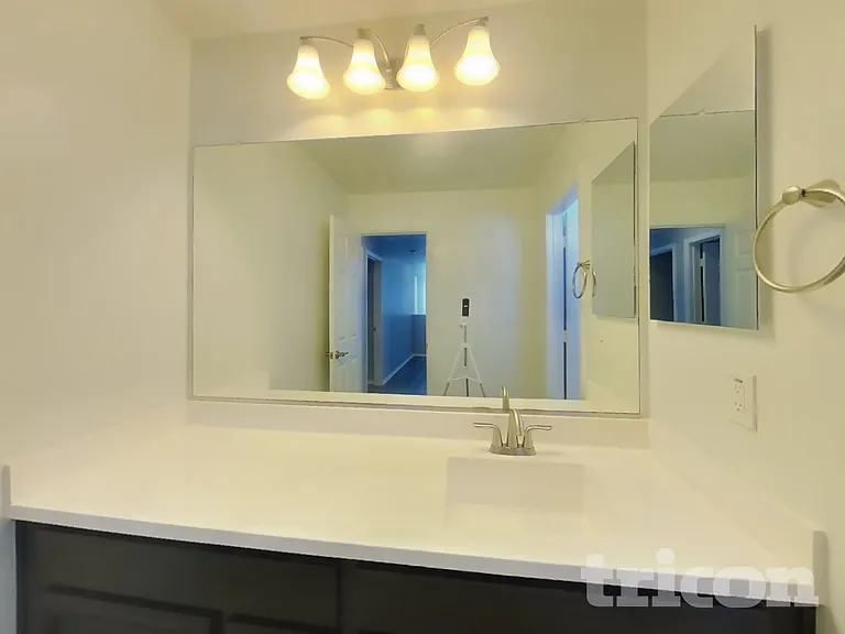 323 N 56th Pl — Photo 16