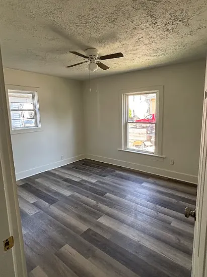 637 Wilson Ave — Photo 4
