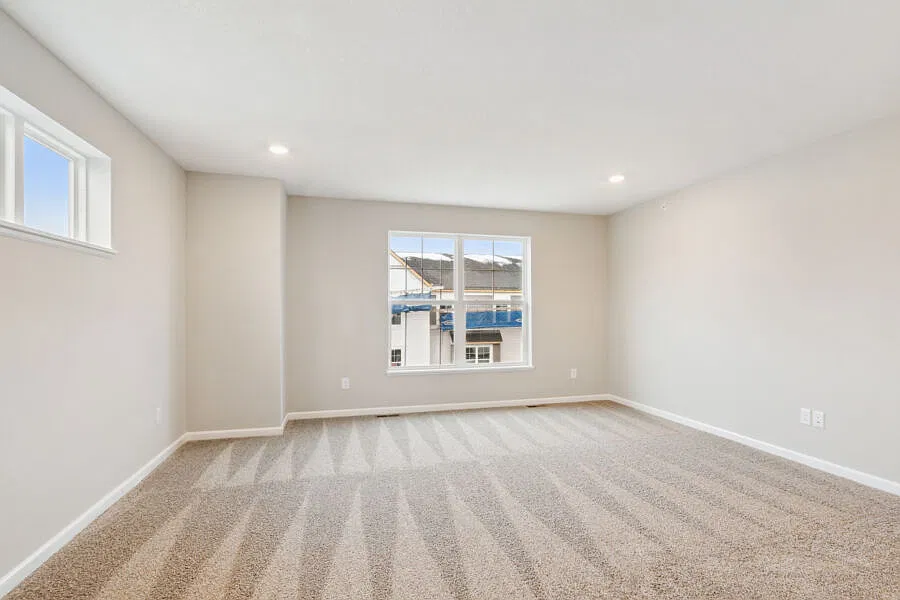 3 bed, 2.5 bath, 2436 sqft, $2,875 — Photo 3