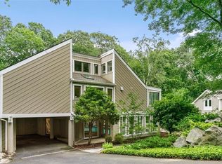 37 Forest Hills Dr, Madison, CT 06443