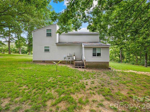 5th image of 221 Reliance Rd