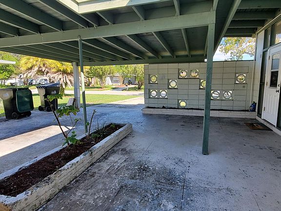 3rd image of 2808 Paine Ln