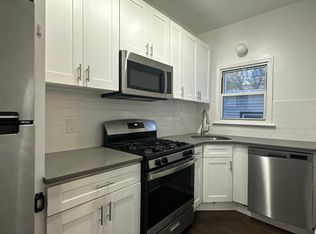 23-58 33rd St #3, Astoria, NY 11105